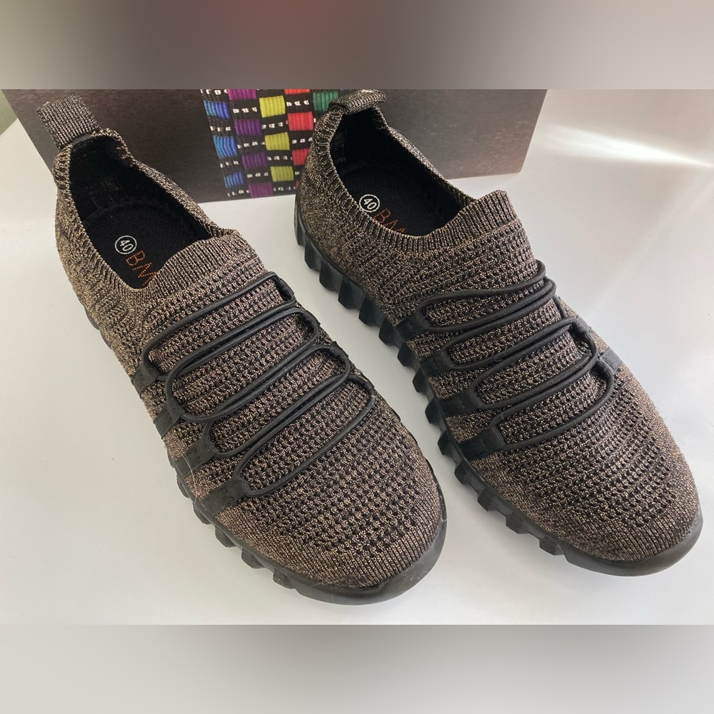 Bernie Mev sporty woven knit casual slip-on shoes, size 9/40